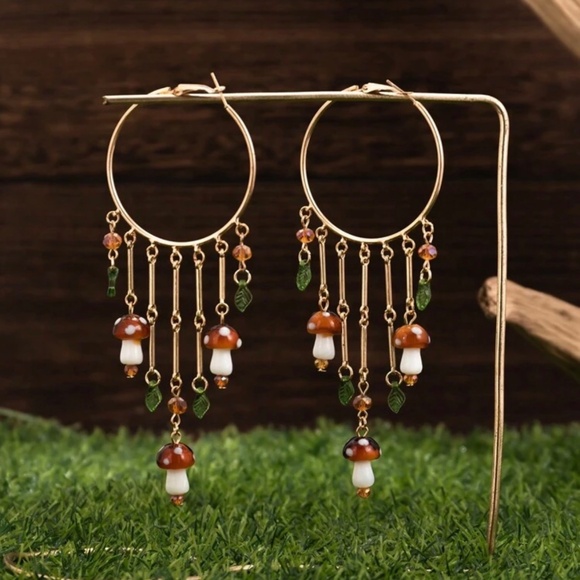 Mushroom Fairy Core Earrings - Picture 4 of 6